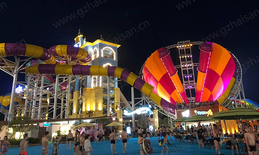 超级龙卷风水滑道提供了一种新的、刺激的水上体验