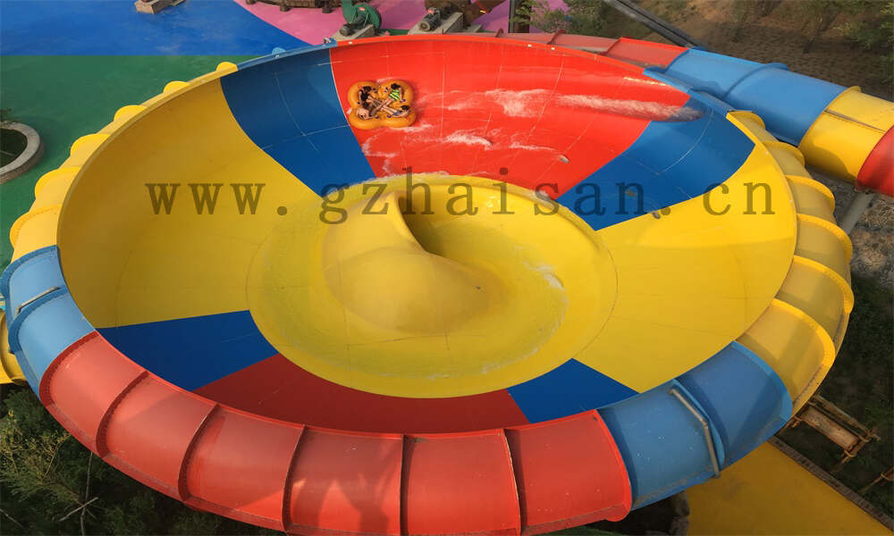 水上欢乐天地：创新游乐设施设计公司