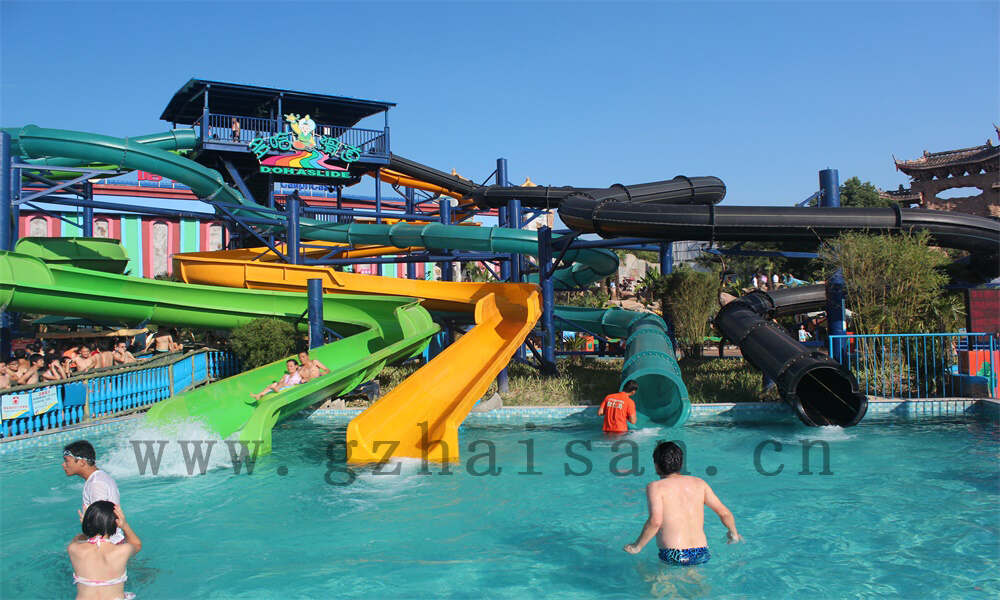 如何维护水上乐园的水上滑梯水幕瀑布设备？