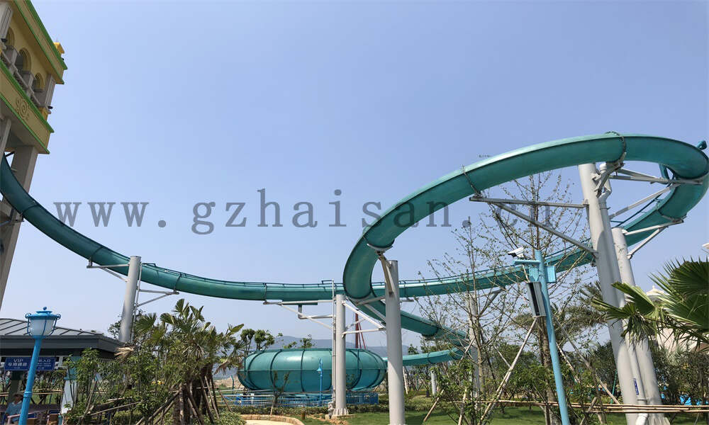 如何选择适合水上游乐场的定制设备？