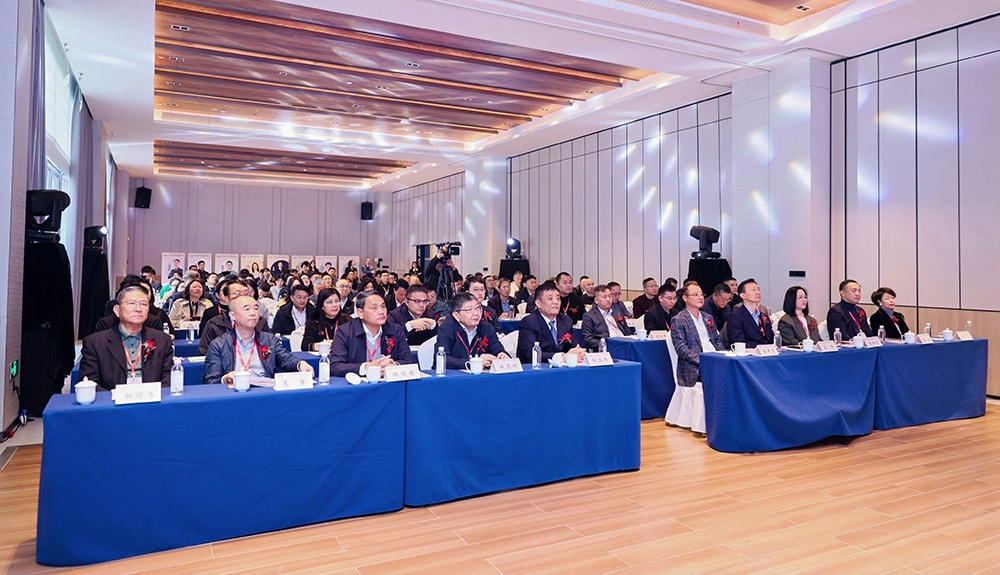 科技铸就非凡体验，专业成就行业标杆——金年会荣膺2025金冠奖“杰出水滑道设备奖”